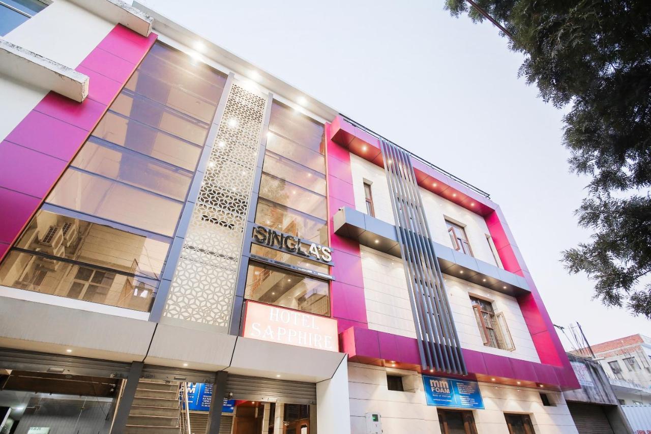 Collection O Sapphire Hotel Chandīgarh Exterior foto