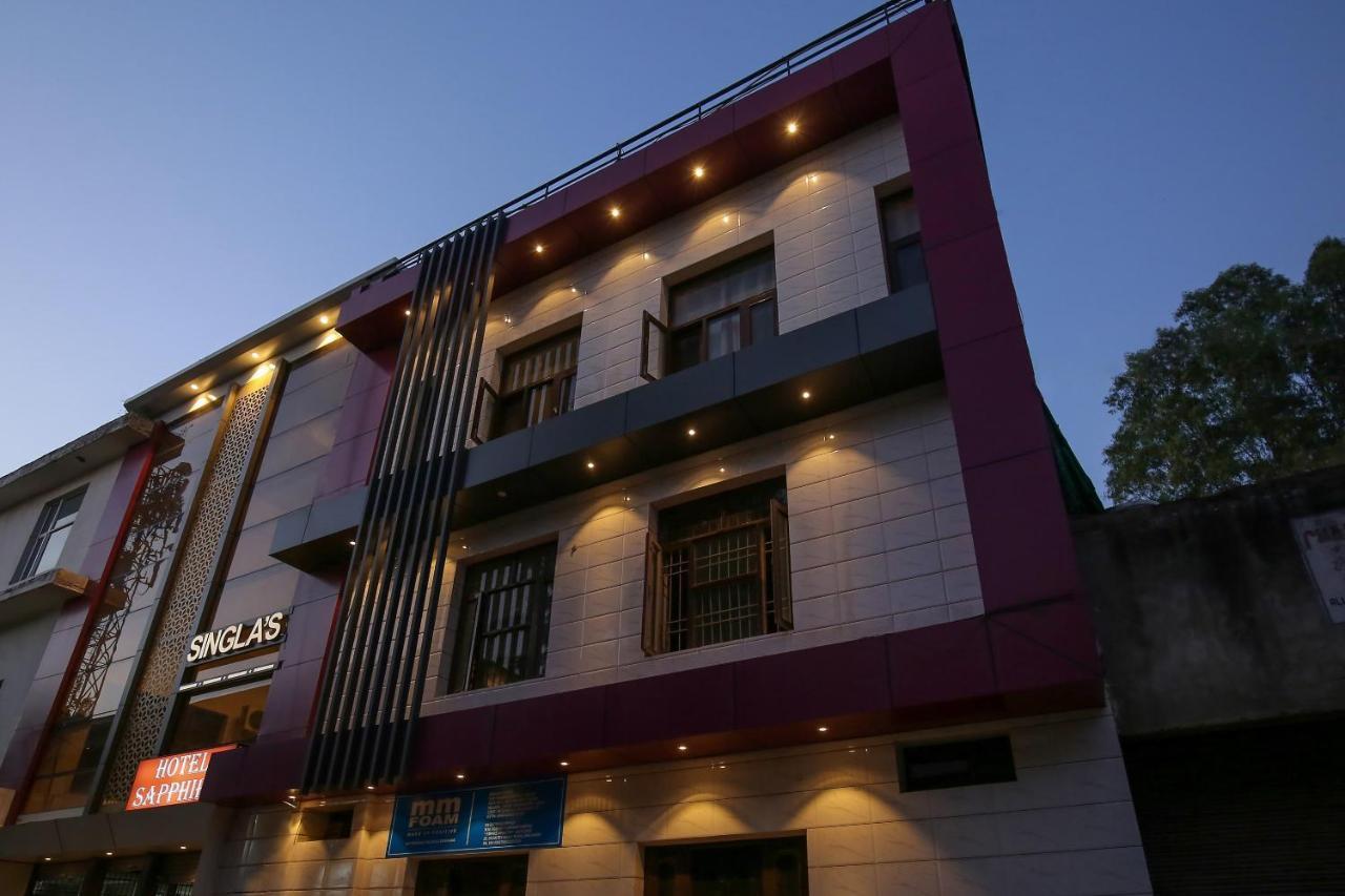 Collection O Sapphire Hotel Chandīgarh Exterior foto